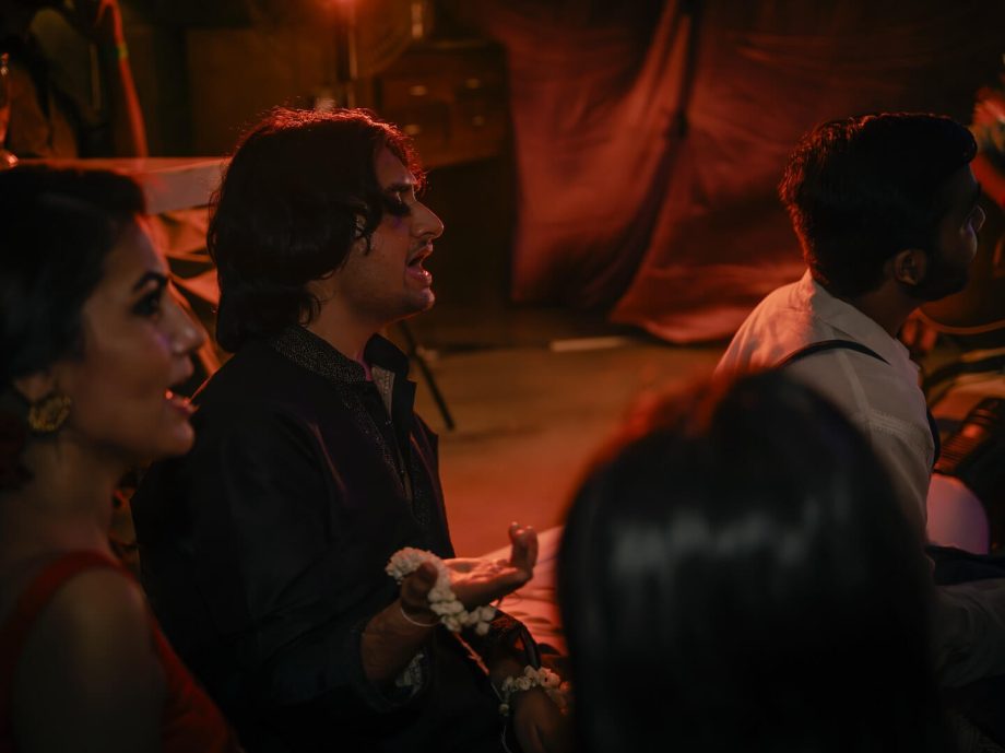 Sriti Jha Reunites With Kaise Mujhe Tum Mil Gaye Star Cast, Enjoys A Special Night 973647