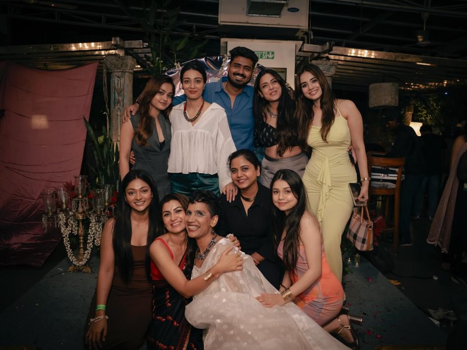 Sriti Jha Reunites With Kaise Mujhe Tum Mil Gaye Star Cast, Enjoys A Special Night 973652