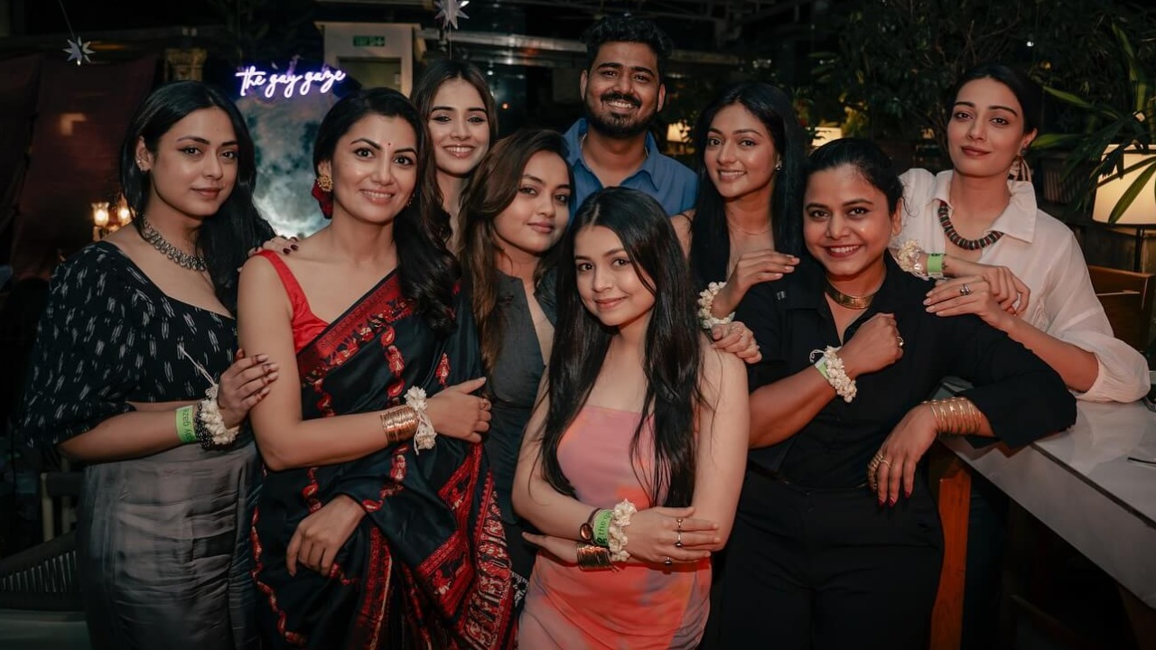 Sriti Jha Reunites With Kaise Mujhe Tum Mil Gaye Star Cast, Enjoys A Special Night 973653