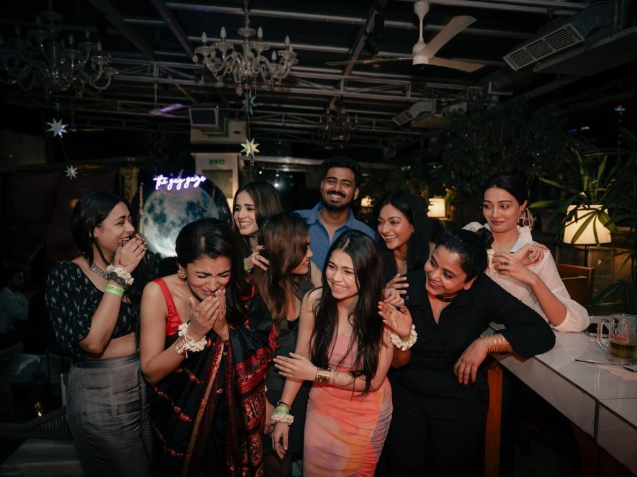 Sriti Jha Reunites With Kaise Mujhe Tum Mil Gaye Star Cast, Enjoys A Special Night 973637