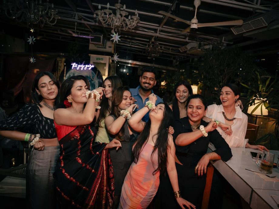 Sriti Jha Reunites With Kaise Mujhe Tum Mil Gaye Star Cast, Enjoys A Special Night 973638