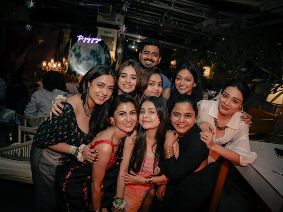 Sriti Jha Reunites With Kaise Mujhe Tum Mil Gaye Star Cast, Enjoys A Special Night 973639