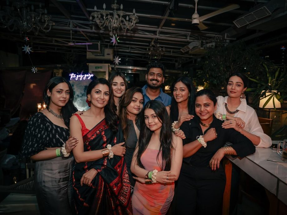 Sriti Jha Reunites With Kaise Mujhe Tum Mil Gaye Star Cast, Enjoys A Special Night 973636