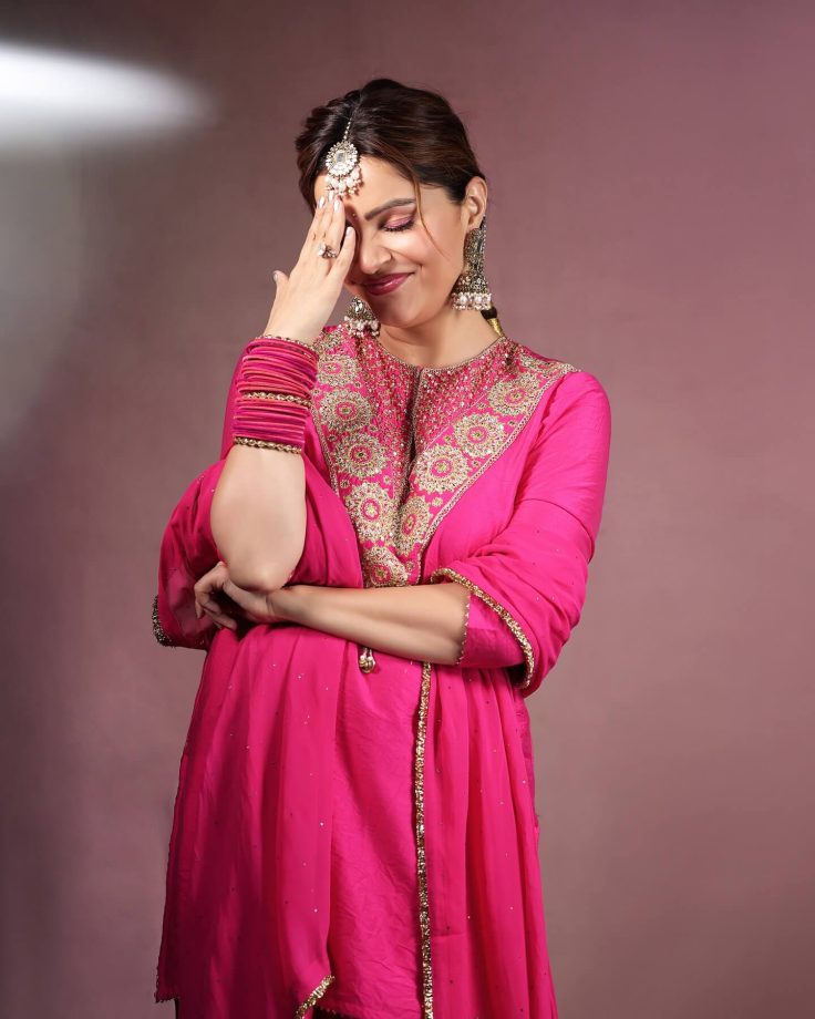 Style Showdown: Munmun Dutta Turns Up the Heat, Rubina Dilaik Radiates Desi Glow! 971564