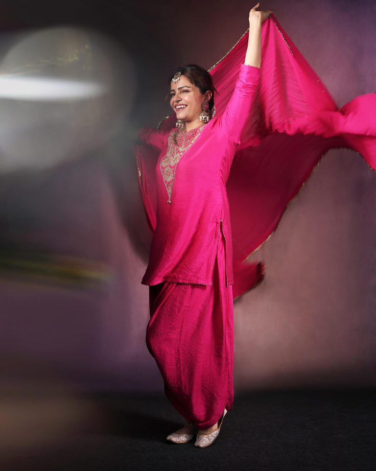 Style Showdown: Munmun Dutta Turns Up the Heat, Rubina Dilaik Radiates Desi Glow! 971567