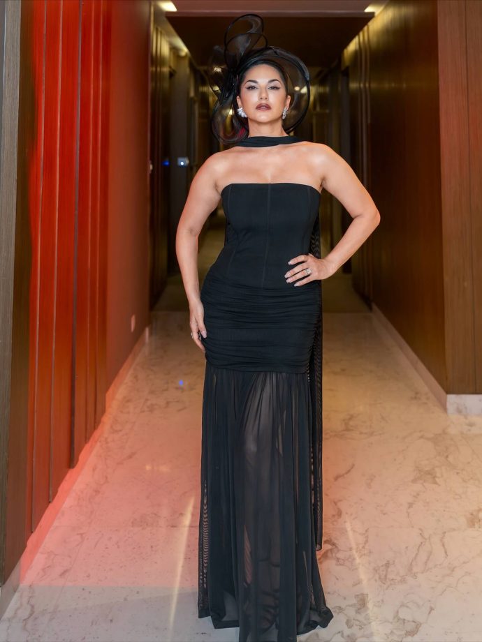 Sunny Leone Dazzles in Black Off-Shoulder Ensemble 973762