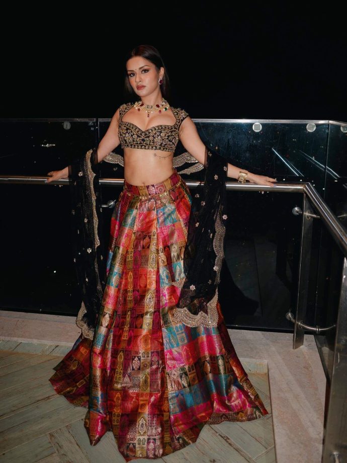 Tejasswi Prakash Or Avneet Kaur - Who Is The Glamorous Diva In Lehenga? 973472