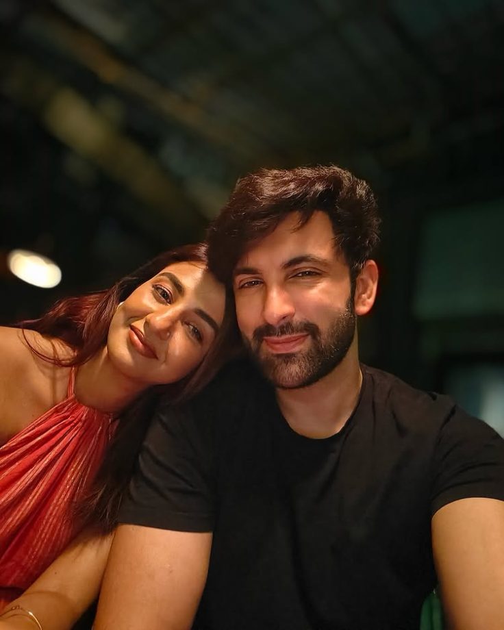 Uttaran Actor Nandish Sandhu Gets Engaged To Kumkum Bhagya's Kavita Banerjee 971787