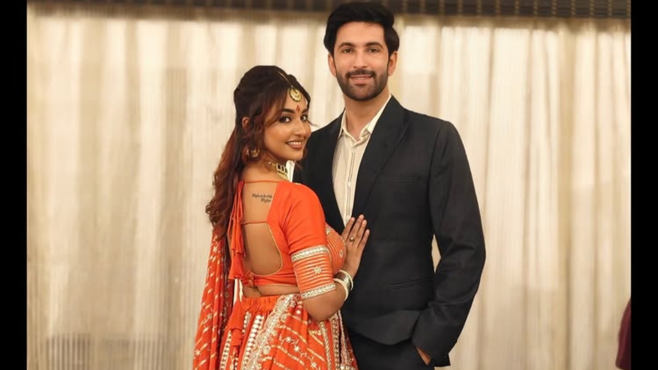 Uttaran Actor Nandish Sandhu Gets Engaged To Kumkum Bhagya's Kavita Banerjee 971781