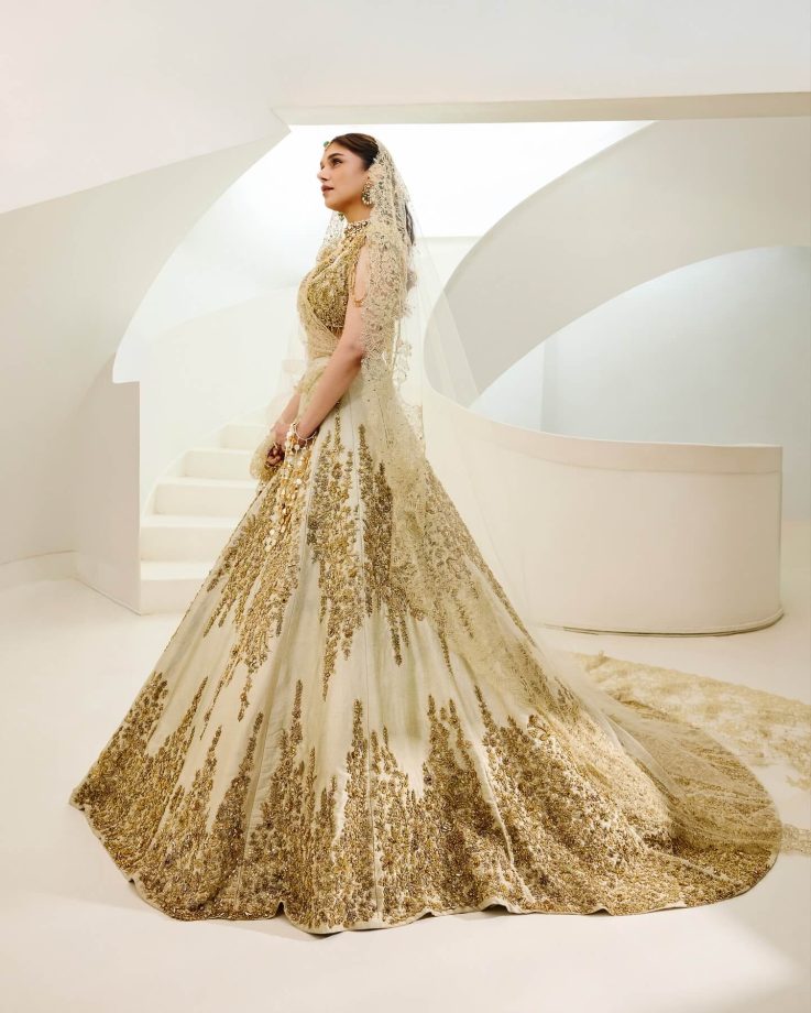 Aditi Rao Hydari’s Golden Aura: A Vision of Royal Elegance in Gaurav Gupta Couture 976323