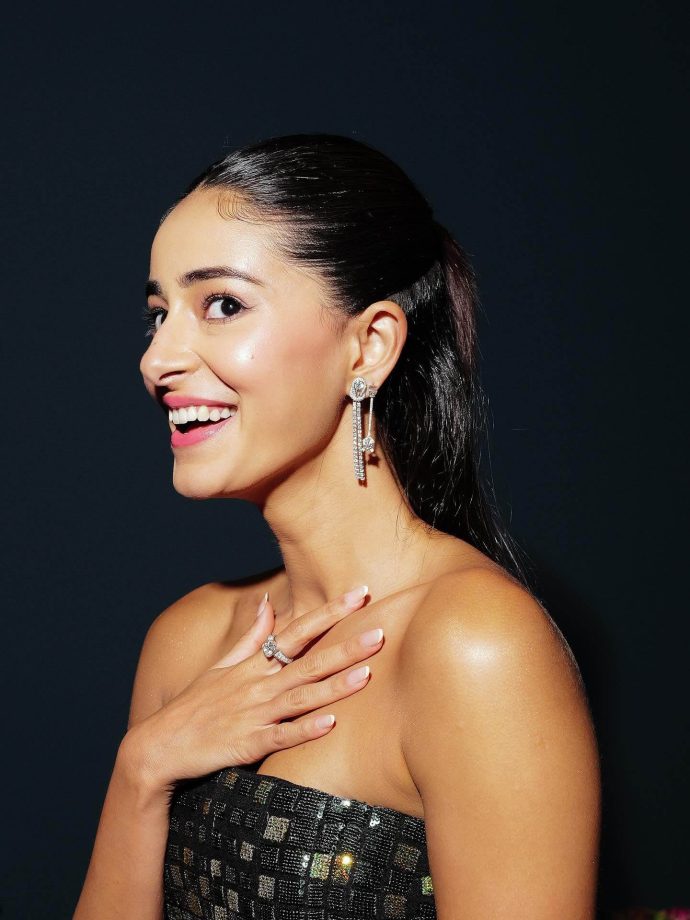 Ananya Panday Radiates Modern Glam in a Mosaic-Inspired Strapless Masterpiece 977194