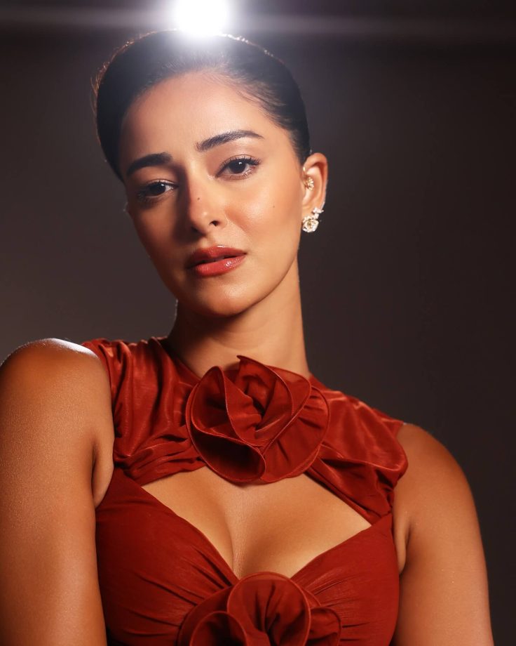 Ananya Panday’s Fiery Red Moment Steals the Spotlight 976265