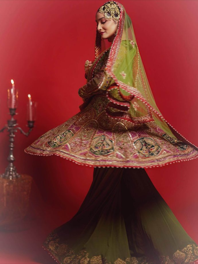 Ankita Lokhande Channels Regal Grandeur in Green and Gold 976239