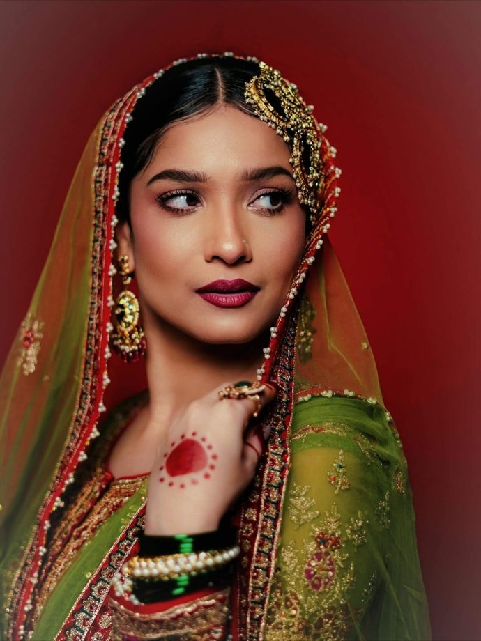 Ankita Lokhande Channels Regal Grandeur in Green and Gold 976232