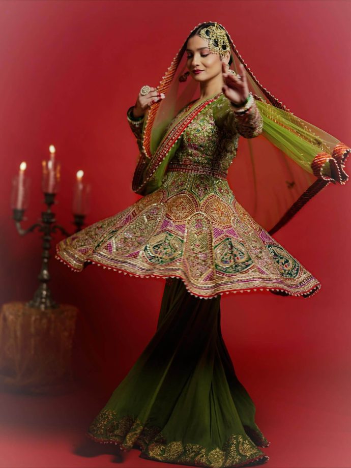Ankita Lokhande Channels Regal Grandeur in Green and Gold 976234