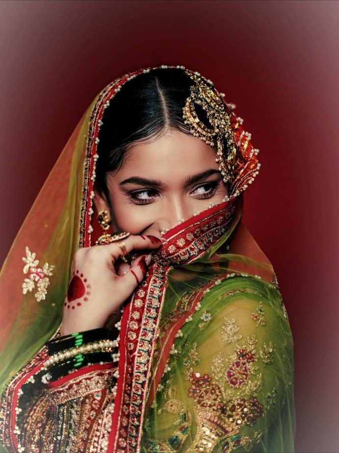 Ankita Lokhande Channels Regal Grandeur in Green and Gold 976230