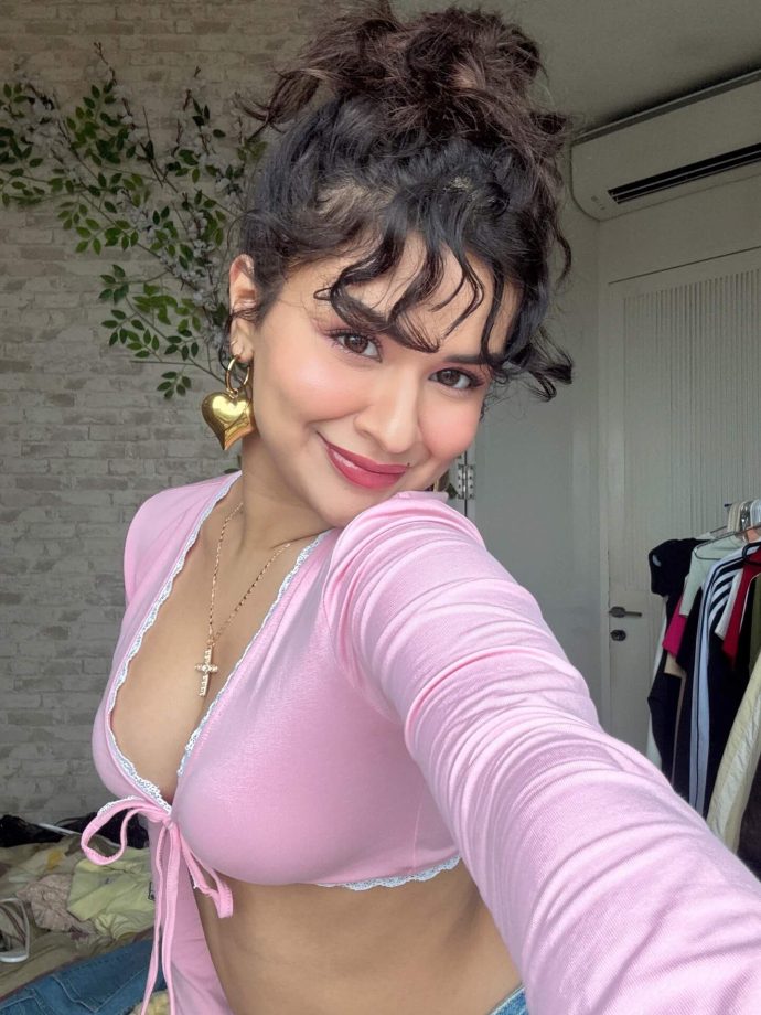 Avneet Kaur’s Pink Pop Look Is Pure Gen Z Energy 976077