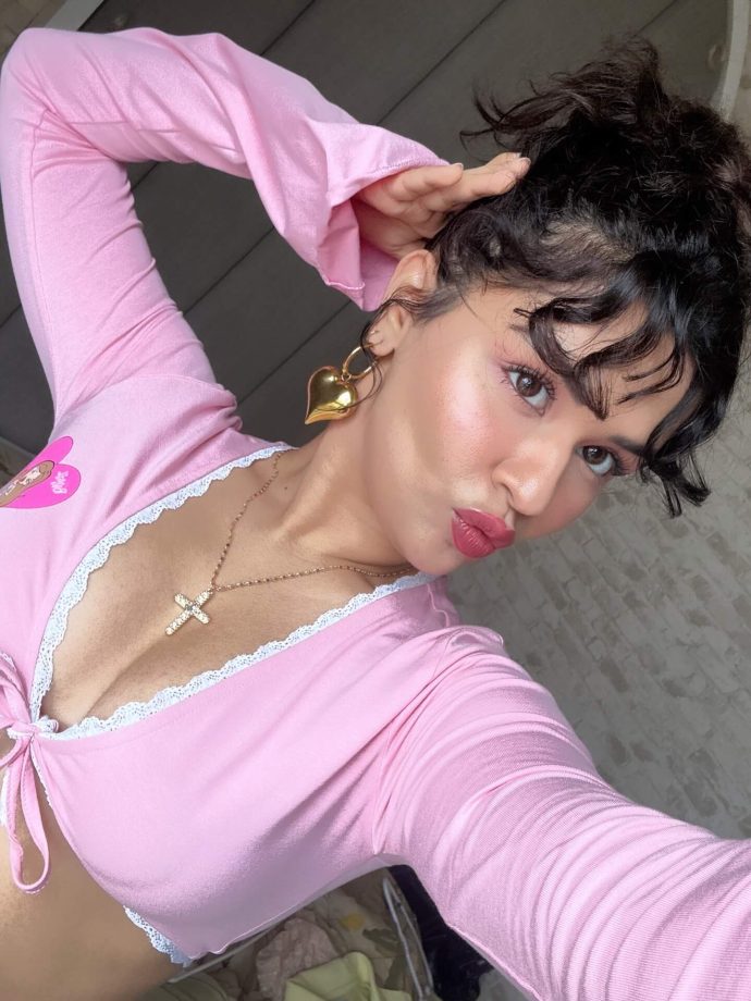 Avneet Kaur’s Pink Pop Look Is Pure Gen Z Energy 976078