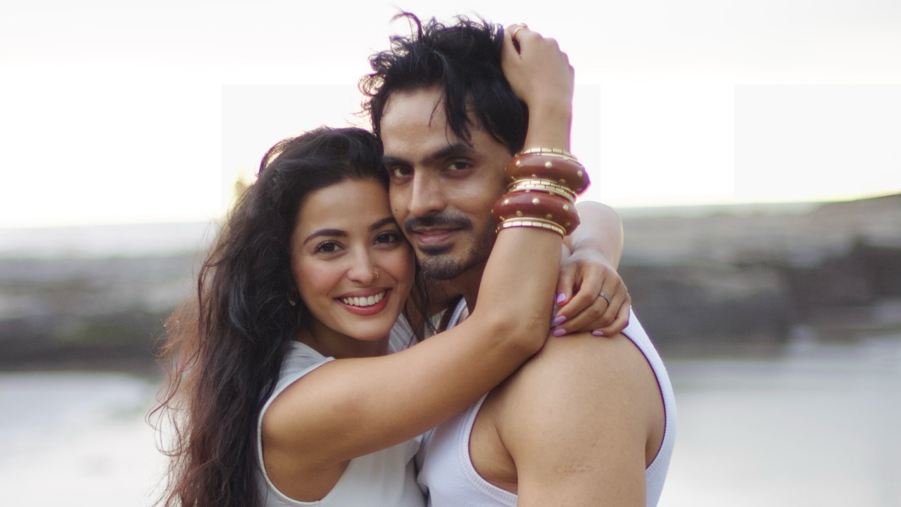 Badall Pe Paon Hai Fame Bhaweeka Chaudhary Announces Wedding With Upendra Chauhan 974737