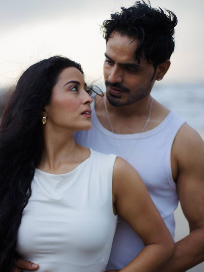 Badall Pe Paon Hai Fame Bhaweeka Chaudhary Announces Wedding With Upendra Chauhan 974735