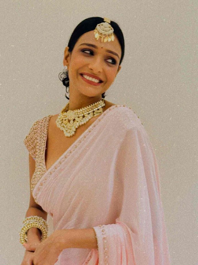 Bhagya Lakshmi's Aishwarya Khare Spreads Magic In Pink Saree, Her Heartwarming Smile Steals Hearts 977576