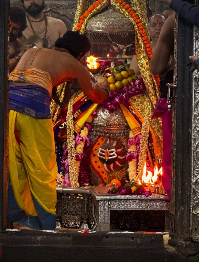 Bigg Boss 19 Fame Mridul Tiwari Seeks Blessings At Mahakal After Eviction, Expresses Gratitude 976972