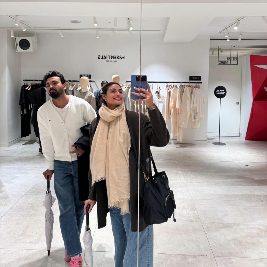 Cricketer KL Rahul Pens Birthday Note For Wifey Athiya Shetty, Calls Her 'Best Friend' 975113