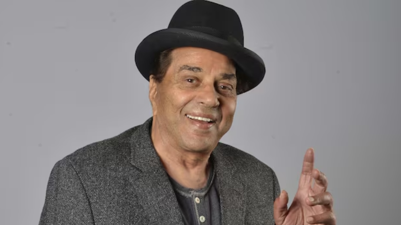 Dharmendra Discharged From Hospital, Treatment To Continue At Home 976002