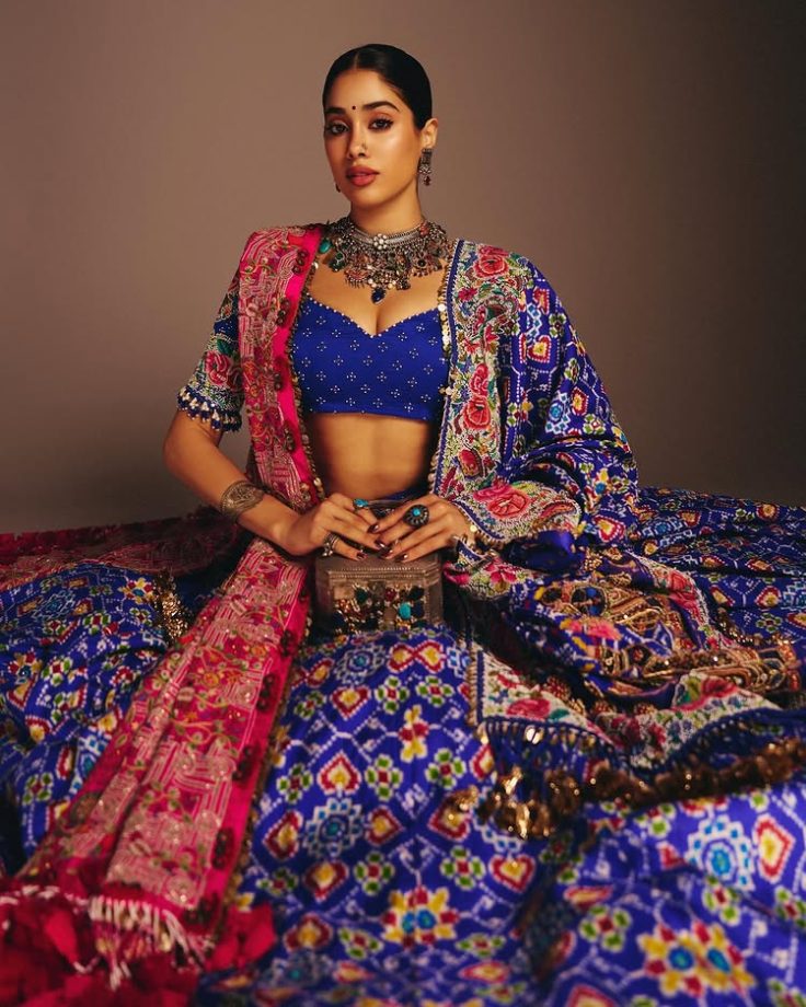 Janhvi Kapoor in a Vibrant Folk-Inspired Lehenga 977980