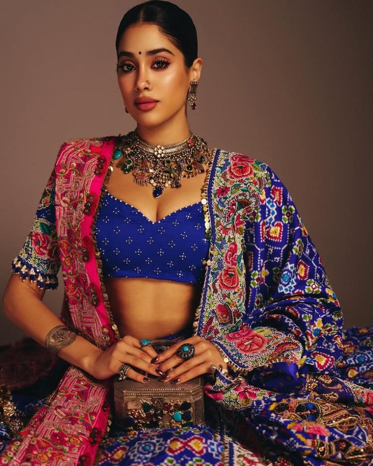 Janhvi Kapoor in a Vibrant Folk-Inspired Lehenga 977983