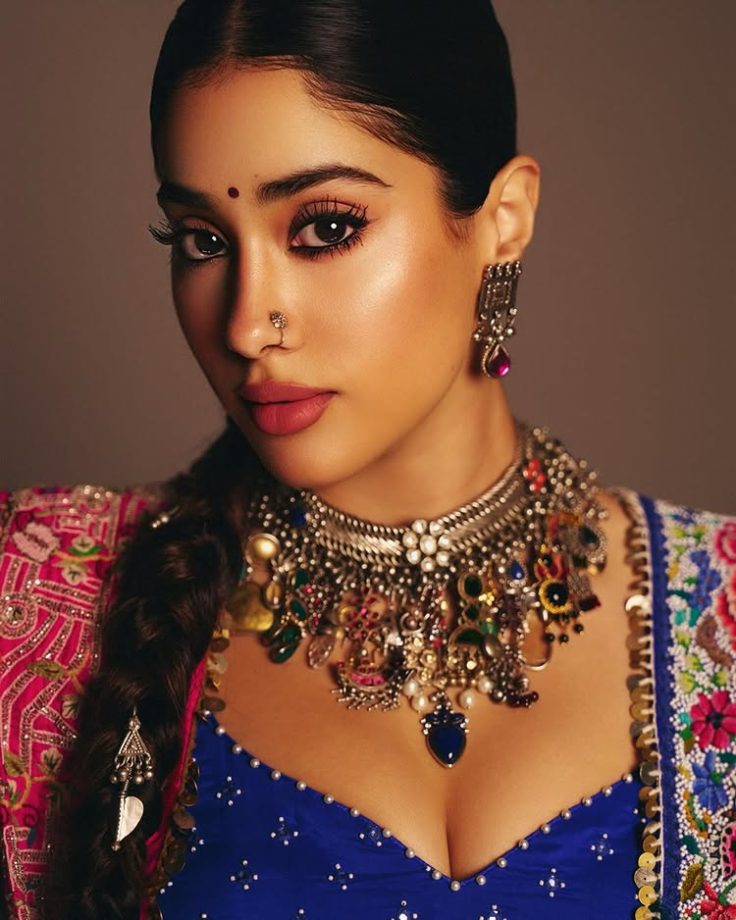 Janhvi Kapoor in a Vibrant Folk-Inspired Lehenga 977986