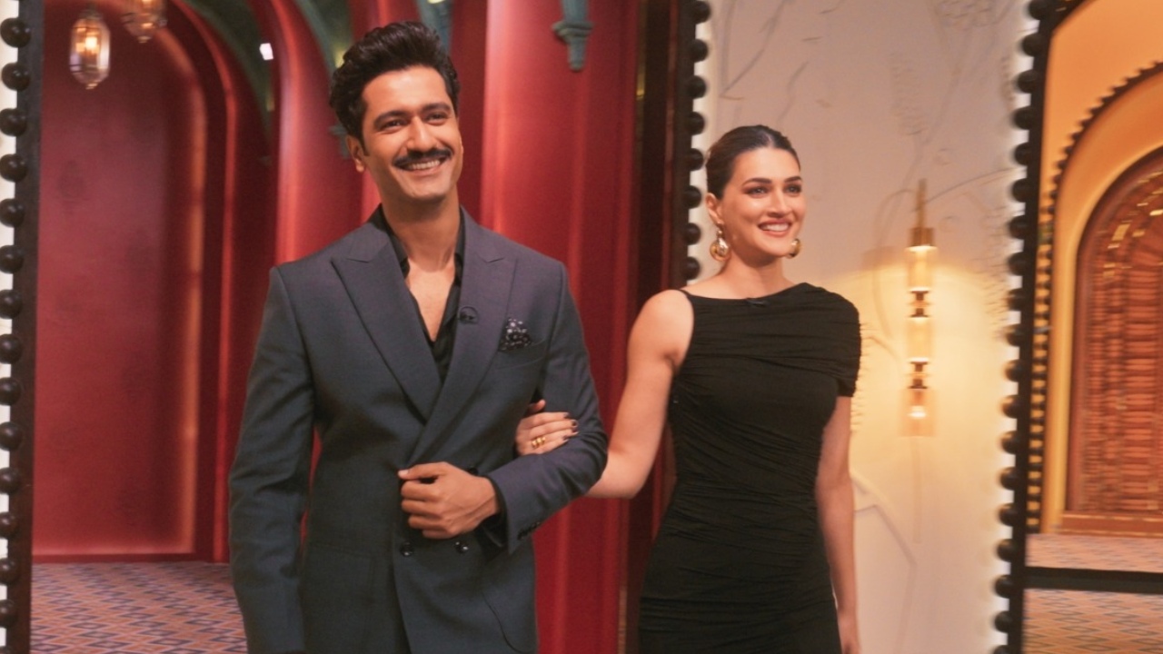 Kriti Sanon Spills on Katrina Kaif’s Punjabi Playlist, Vicky Kaushal Reveals Her Cute Punjabi Song Mix-up on Two Much with Kajol and Twinkle 976066