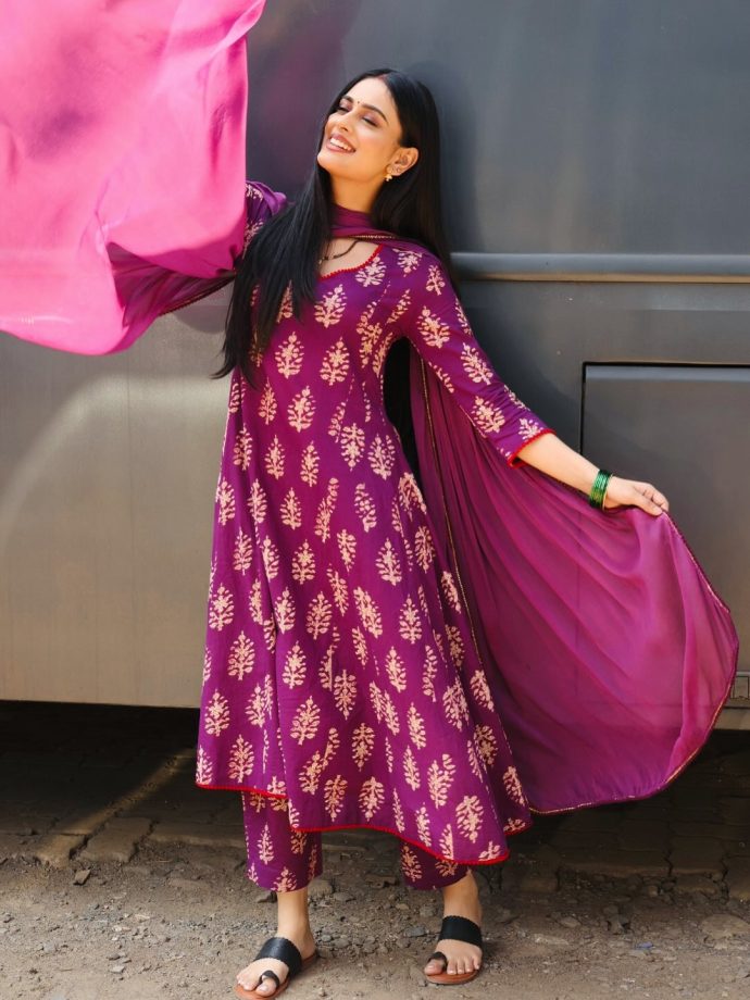 Kyunki Saas Bhi Kabhi Bahu Thi 2's Tanisha Mehta Enjoys 'Fairytale' Vibes In Printed Anarkali - See How 976842
