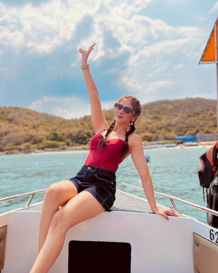 Kyunki Saas Bhi Kabhi Bahu Thi 2's Tanisha Mehta's Stunning Tops To Slay In 2025 975120