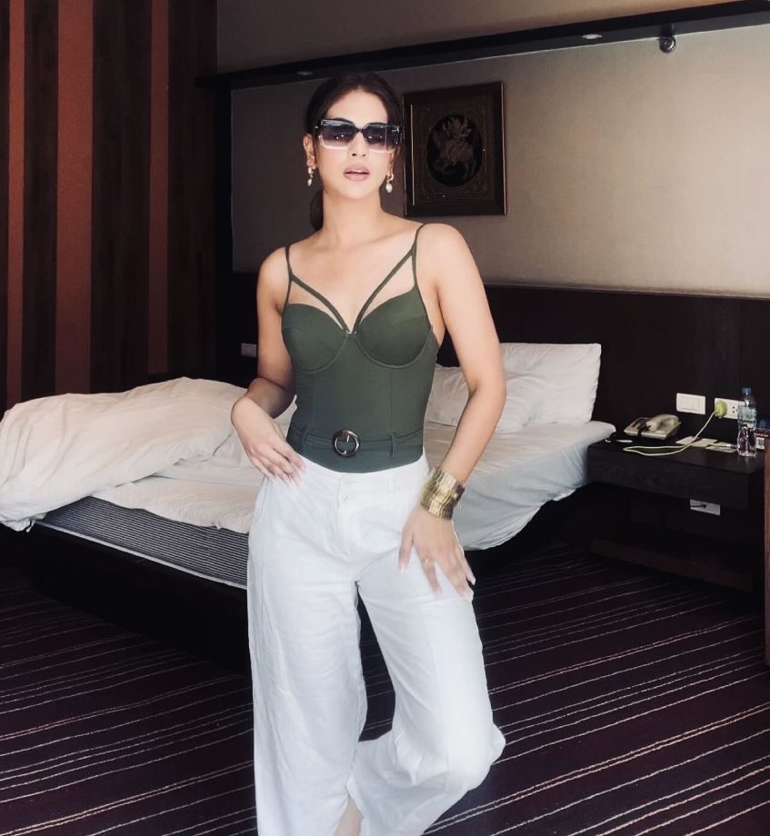 Kyunki Saas Bhi Kabhi Bahu Thi 2's Tanisha Mehta's Stunning Tops To Slay In 2025 975122