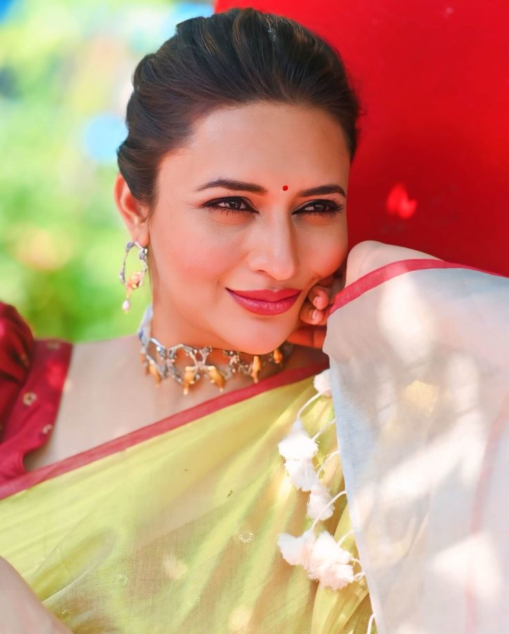 Love Sarees? Divyanka Tripathi Shows Aesthetic Picks For A Chic Work Look 977482