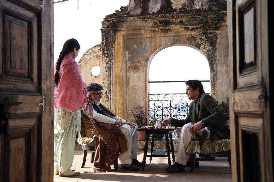 Manish Malhotra’s Gustaakh Ishq is Winning Hearts of the Audiences for Reviving Old-School Love, Netizens Call it a “Must Watch” 977920