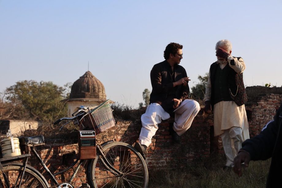 Manish Malhotra’s Gustaakh Ishq is Winning Hearts of the Audiences for Reviving Old-School Love, Netizens Call it a “Must Watch” 977918