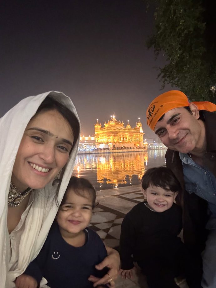 Pankhuri Awasthy & Gautam Rode Visit Golden Temple, Share Heartwarming Pics With Their Kids 976992