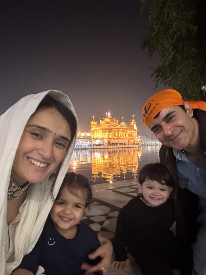 Pankhuri Awasthy & Gautam Rode Visit Golden Temple, Share Heartwarming Pics With Their Kids 976990