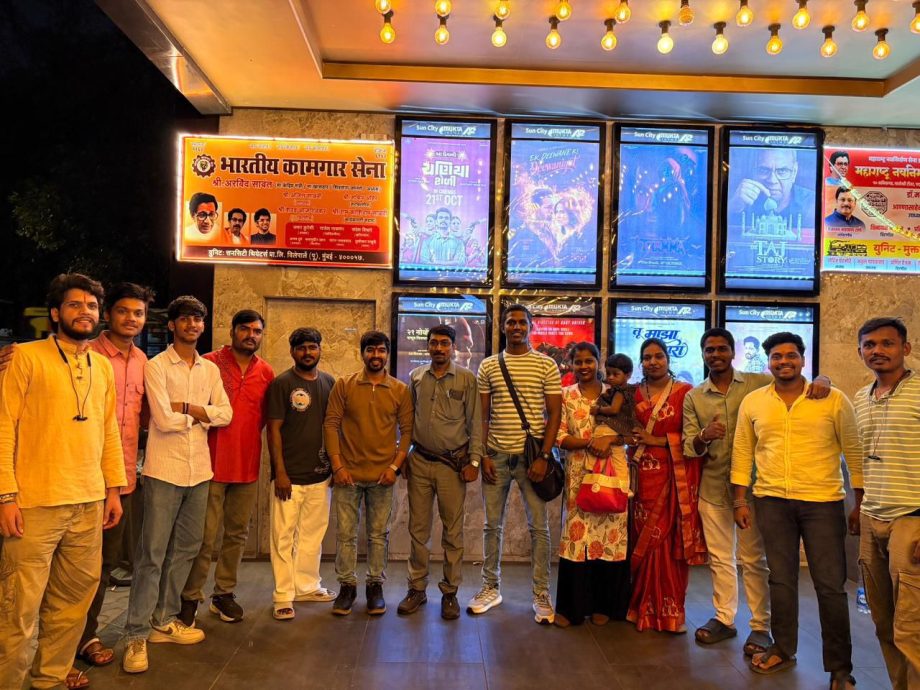 Paresh Rawal starrer The Taj Story gains Massive Response in Maharashtra! The film received Support from VHP, Bajrang Dal & Durga Vahini. 975036