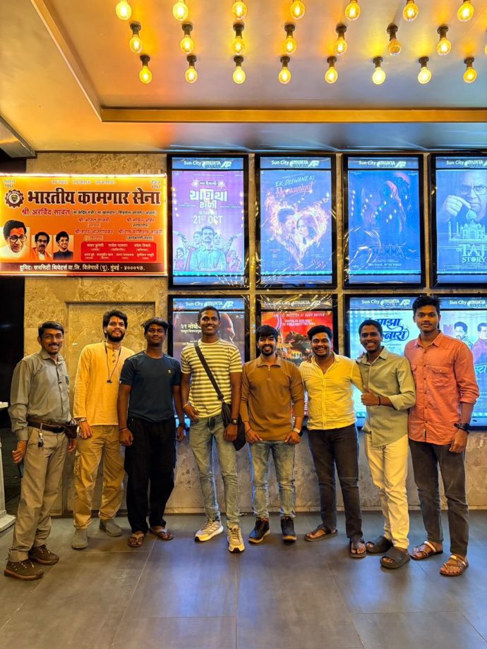 Paresh Rawal starrer The Taj Story gains Massive Response in Maharashtra! The film received Support from VHP, Bajrang Dal & Durga Vahini. 975035