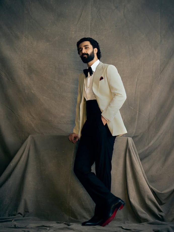 Raghav Juyal Serves Old-School Charm With Modern Swagger 974613