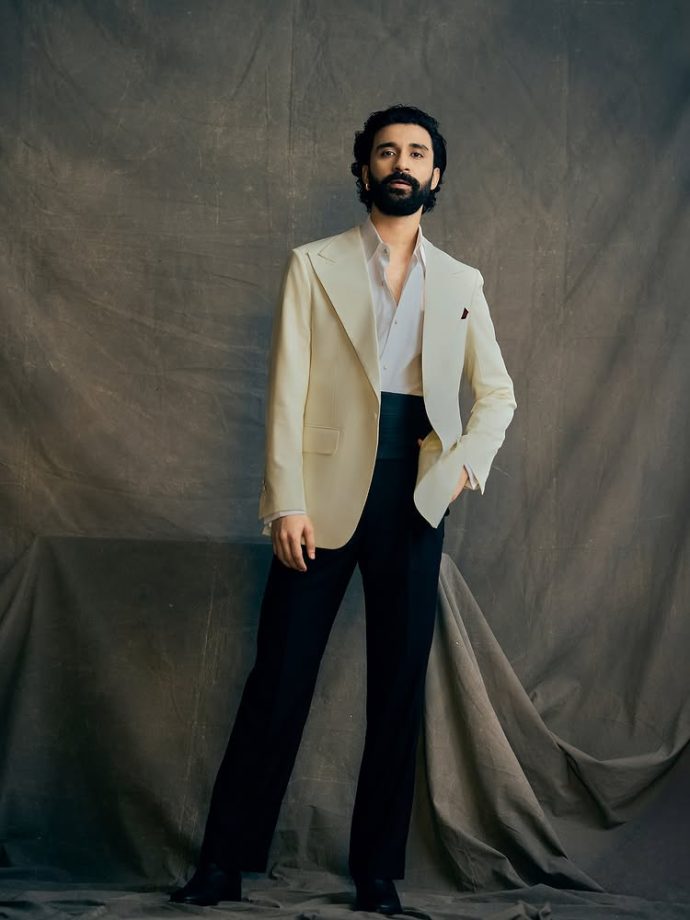 Raghav Juyal Serves Old-School Charm With Modern Swagger 974612