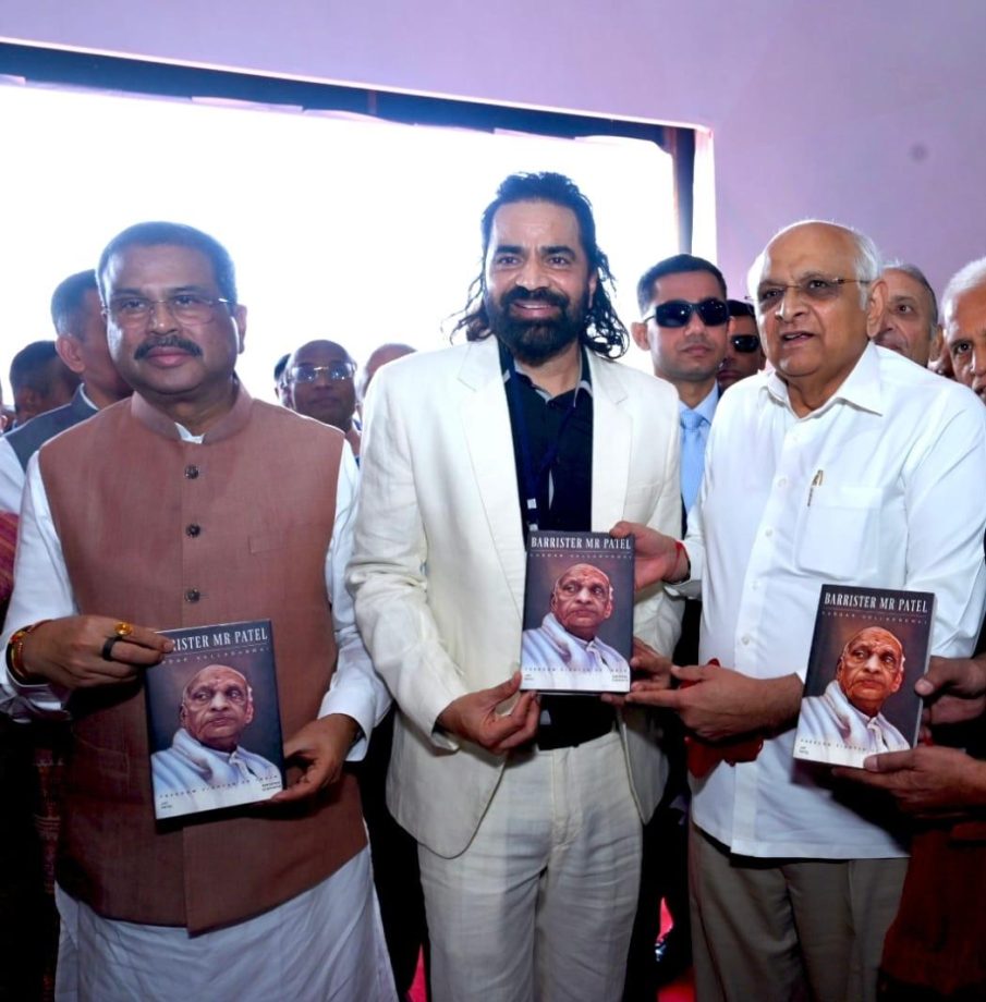 Randeep Hooda Launches Jay Patel’s Debut Book “Barrister Mr. Patel” Honouring Sardar Vallabhbhai Patel’s 150th Birth Anniversary 976345