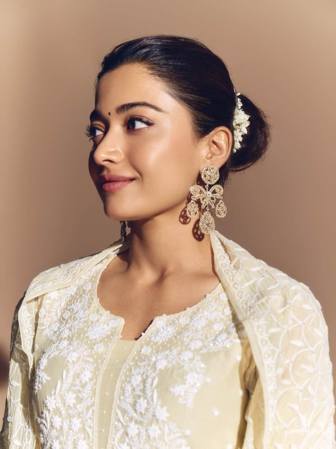 Rashmika Mandanna Radiates Grace in an Off-White Chikankari Kurta Set 976283