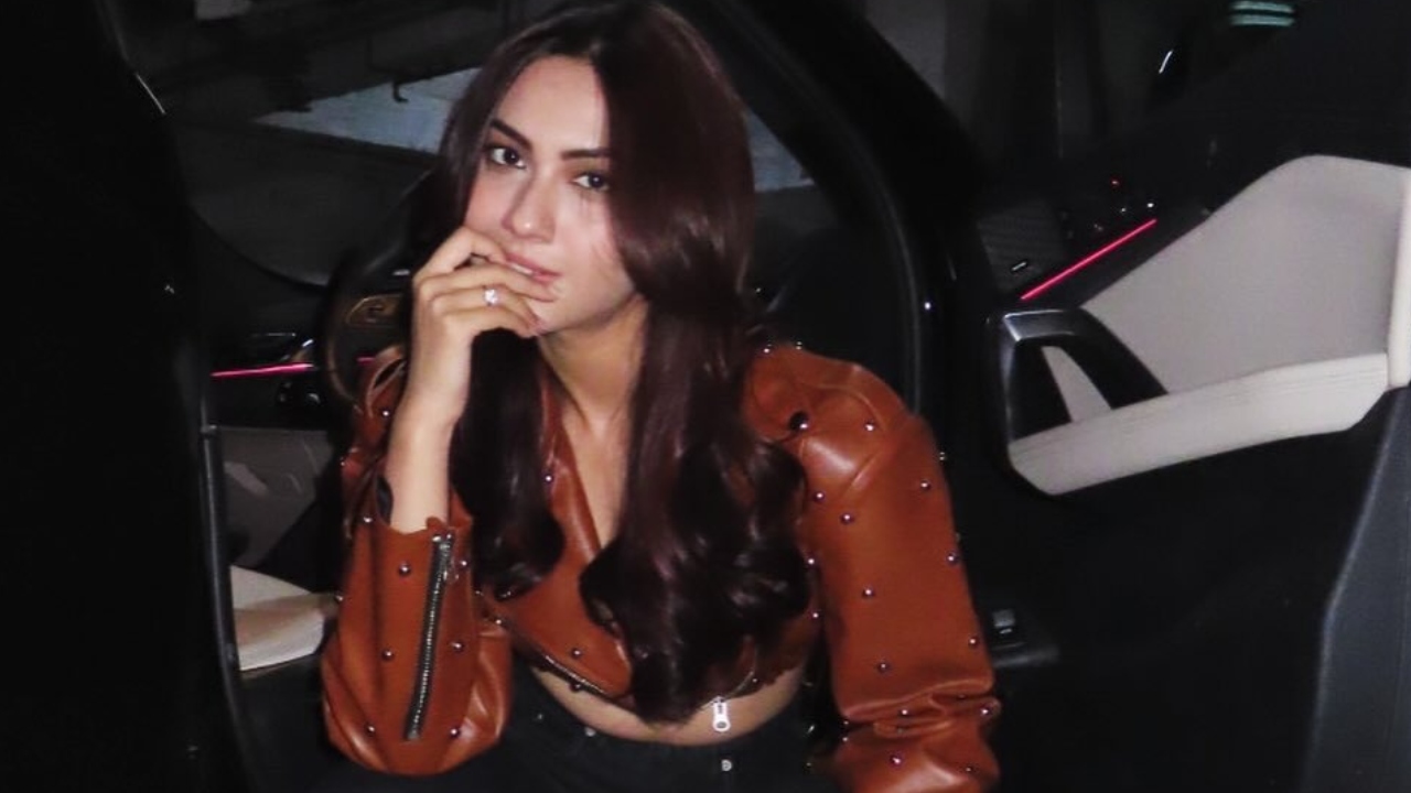 Reem Sameer Shaikh Redefines Cool-Girl Glam With Her Edgy Parking-Lot Style Moment 977182