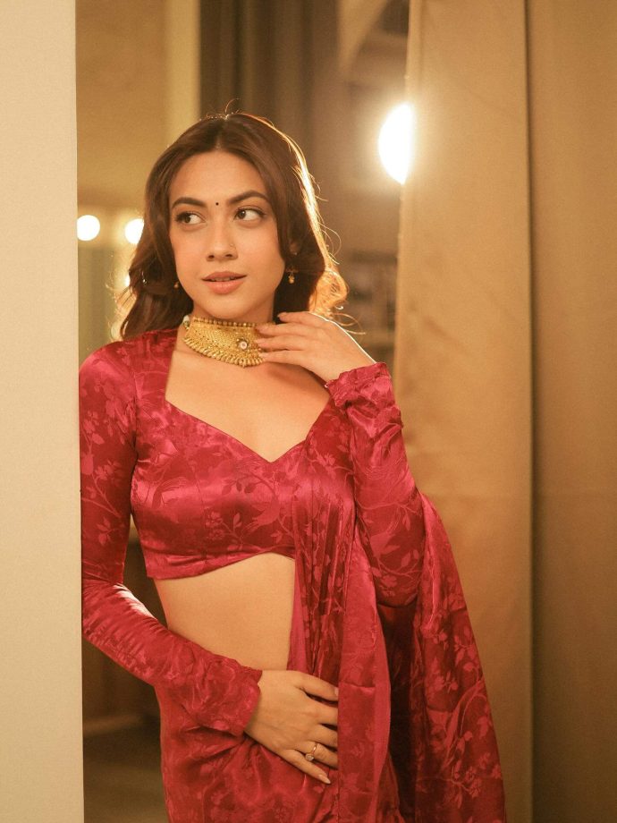 Reem Shaikh Redefines Gen-Z Saree Fashion With Her Trendy Drapes 975630