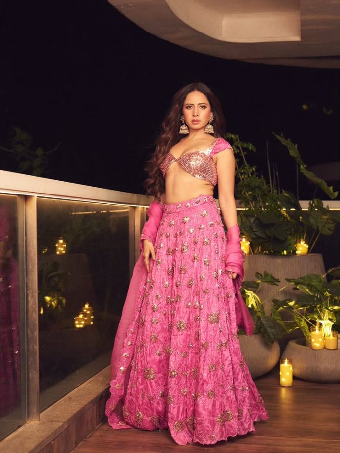 Sargun Mehta’s Pink Statement That Turns Heads 977938