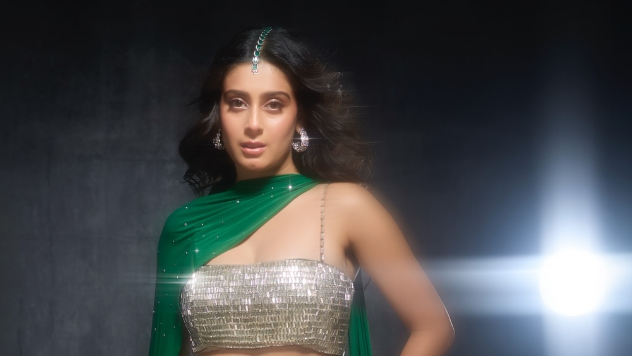 "Shameful" - Netizens React As Isha Malviya Fails To Give Correct Answer To A General Question 975908